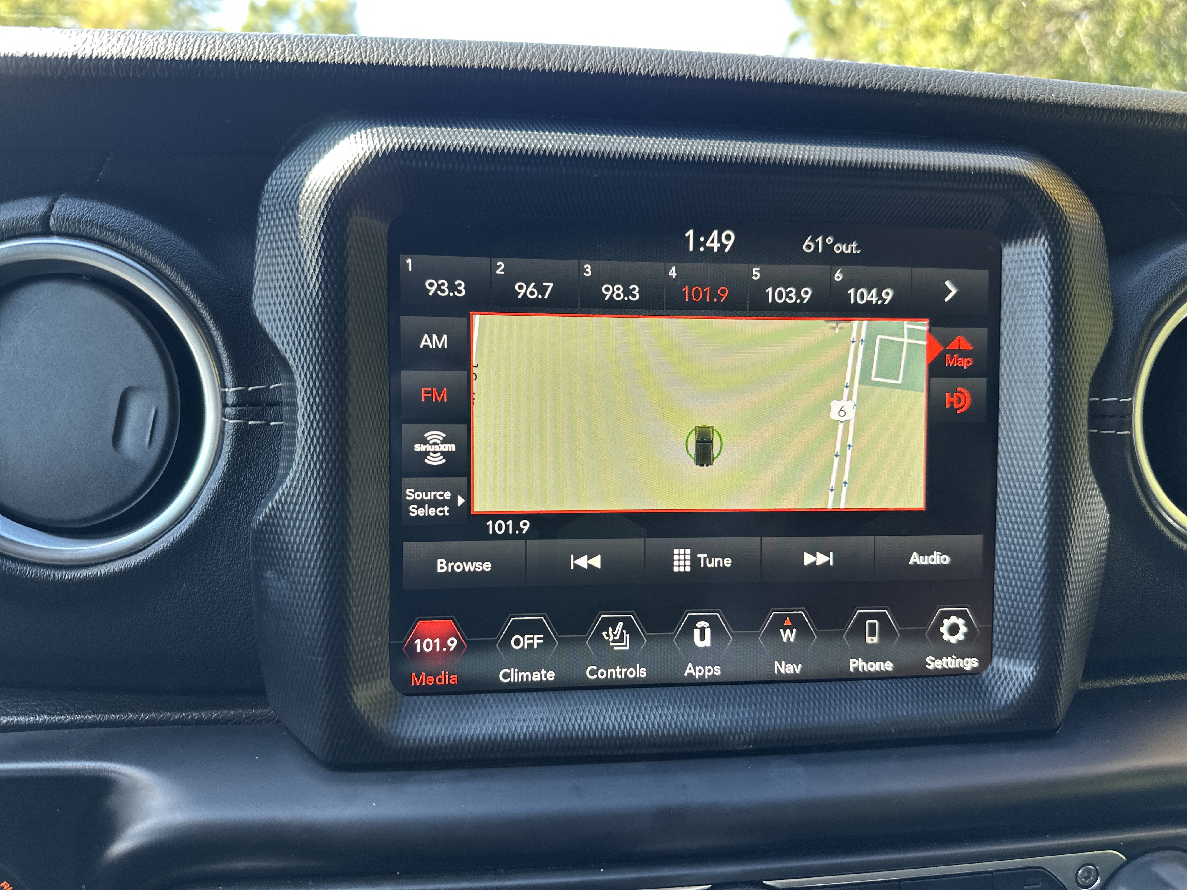 Used 2021 Jeep Wrangler Unlimited Sahara w/ Cold Weather Group AWD/4WD image 15