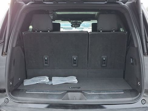 Certified 2025 Cadillac Escalade Premium Luxury image 28