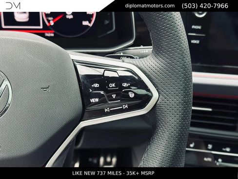 Used 2025 Volkswagen Jetta GLI Autobahn FWD image 29