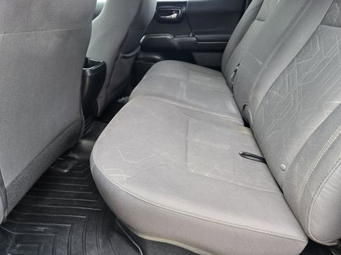 Used 2018 Toyota Tacoma TRD Sport w/ Technology Package image 32