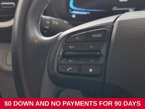 Used 2025 Hyundai Venue SEL FWD image 19