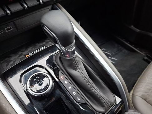 Used 2023 Chevrolet Colorado ZR2 w/ ZR2 Convenience Package III image 14