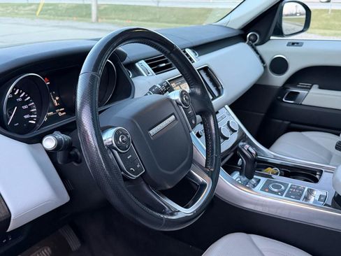 Used 2015 Land Rover Range Rover Sport SE image 6