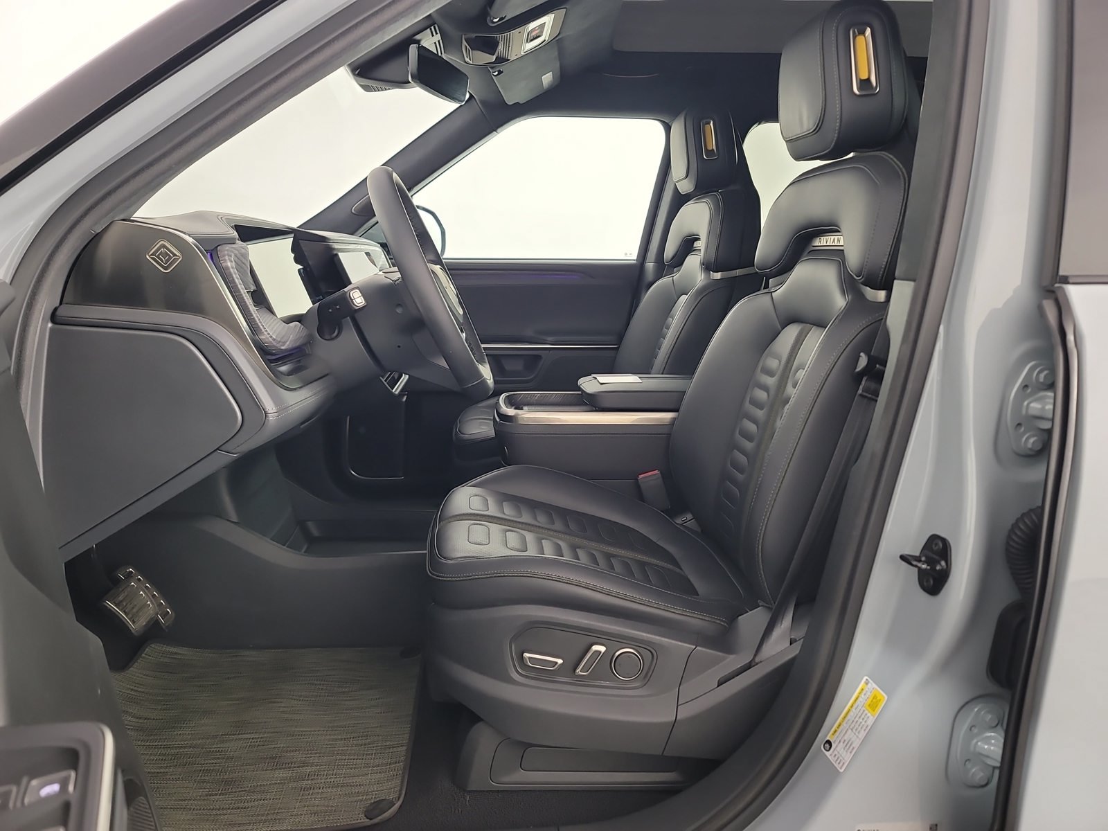 Used 2023 Rivian R1S Adventure Quad AWD/4WD image 20