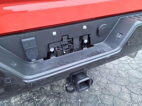 Used 2024 Chevrolet Silverado 2500 ZR2 w/ Technology Package image 28