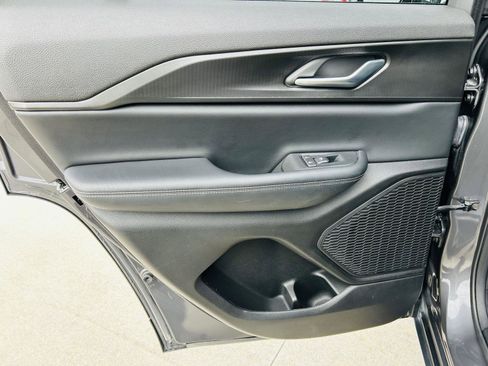 Used 2023 Jeep Grand Cherokee Altitude image 26