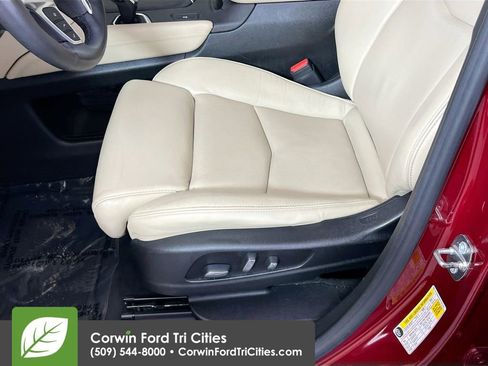 Used 2017 Cadillac XT5 Luxury w/ Driver Awareness Package FWD image 23