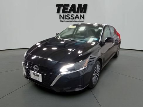 Certified 2024 Nissan Altima 2.5 SV w/ SV Premium Package AWD/4WD image 3