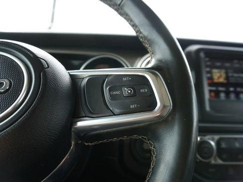 Used 2020 Jeep Wrangler Unlimited Rubicon w/ Cold Weather Group AWD/4WD image 22