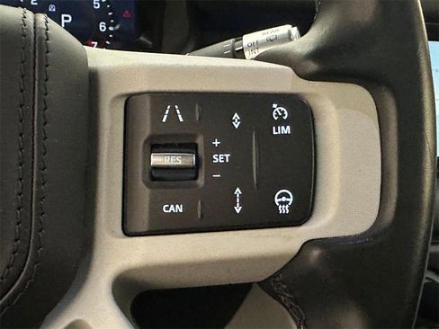 Used 2020 Land Rover Defender 110 First Edition image 21