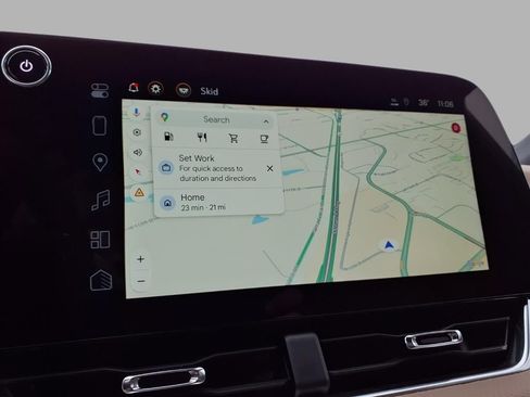 Used 2025 Chevrolet Equinox ACTIV w/ Safety and Technology Package image 7