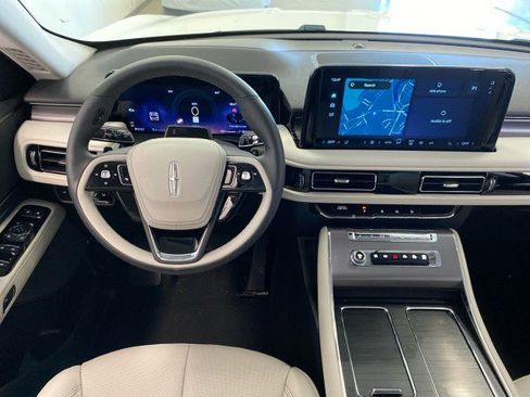 New 2026 Lincoln Aviator AWD image 15