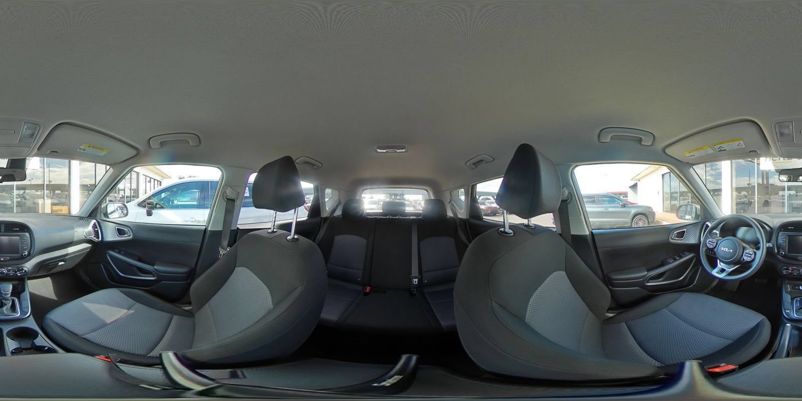 Used 2025 Kia Soul LX w/ LX Technology Package FWD image 39