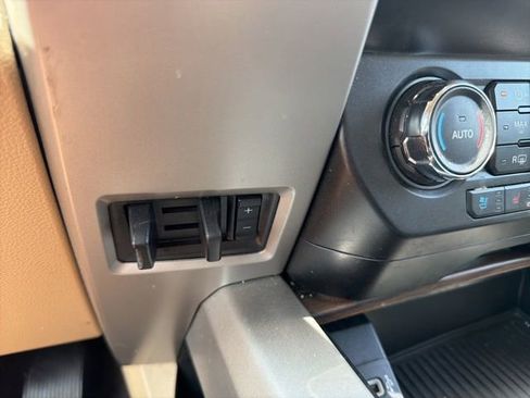 Used 2020 Ford F150 Lariat AWD/4WD image 10
