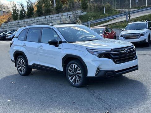 Certified 2025 Subaru Forester Touring AWD/4WD image 31