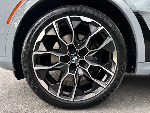 Used 2025 BMW X7 xDrive40i w/ M Sport Package AWD/4WD image 57