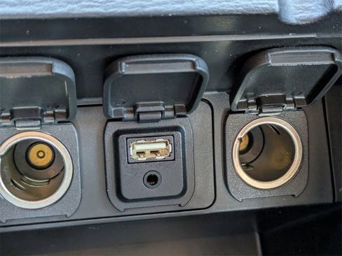 Used 2014 MAZDA MAZDA3 i Touring image 33