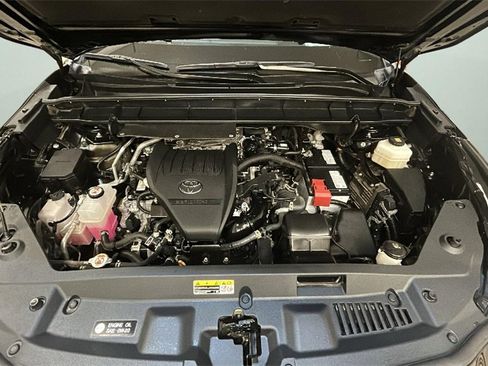 Used 2024 Toyota Highlander XLE image 18