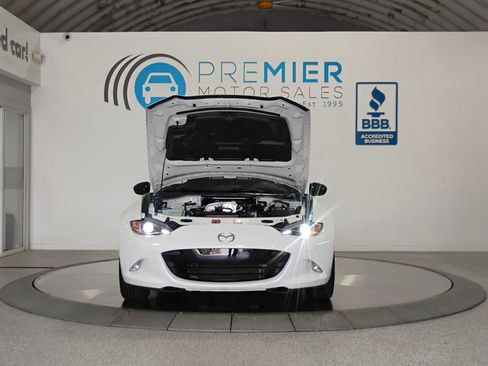 Used 2021 MAZDA MX-5 Miata Sport RWD image 4