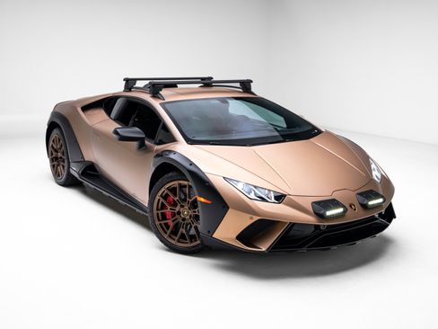 Used 2024 Lamborghini Huracan Sterrato image 33