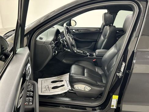 Used 2024 Porsche Macan image 9