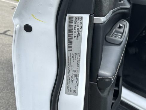 Used 2023 Jeep Grand Cherokee Limited AWD/4WD image 11