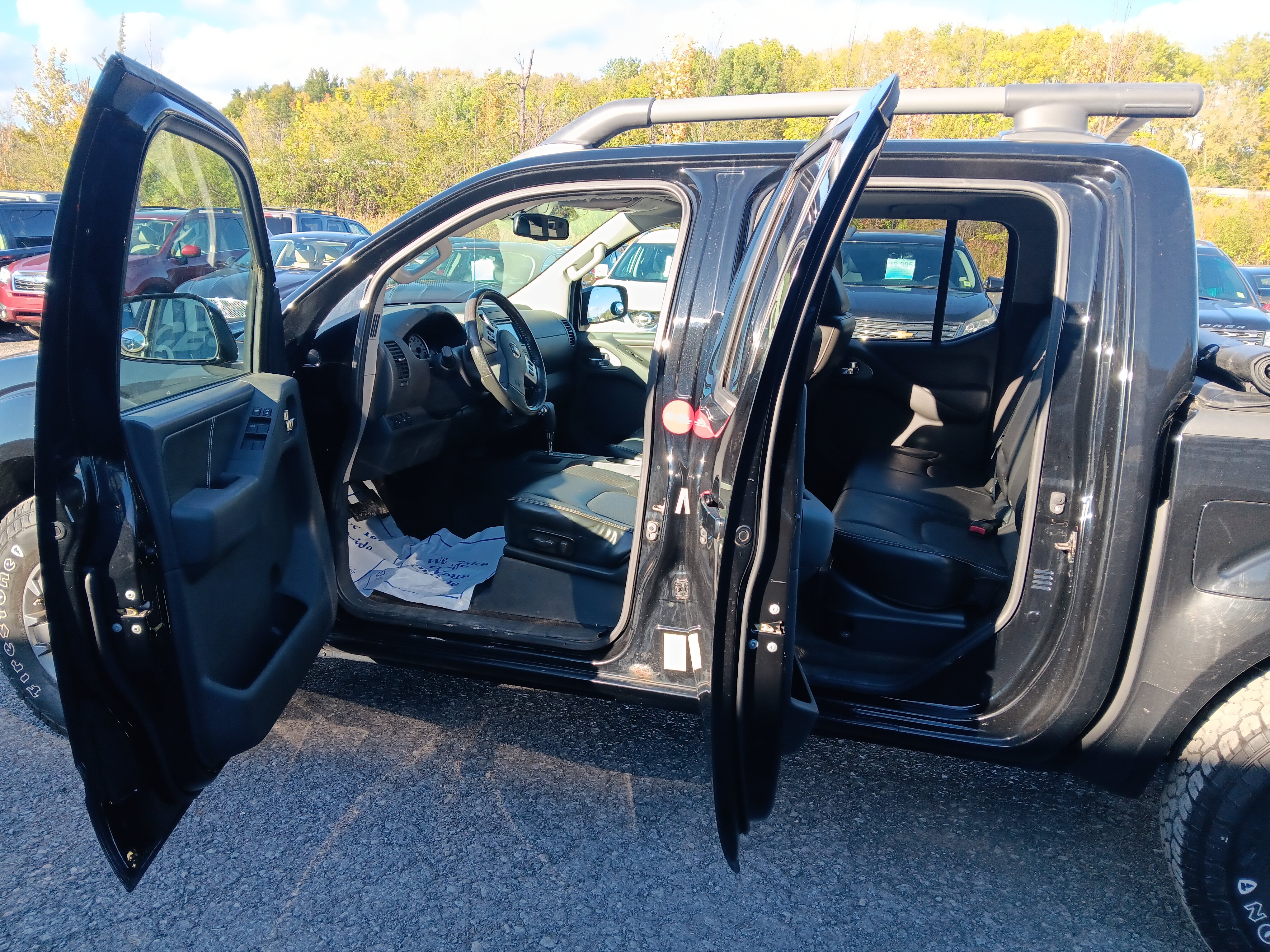 Used 2014 Nissan Frontier PRO-4X w/ Pro-4x Luxury Package AWD/4WD image 10