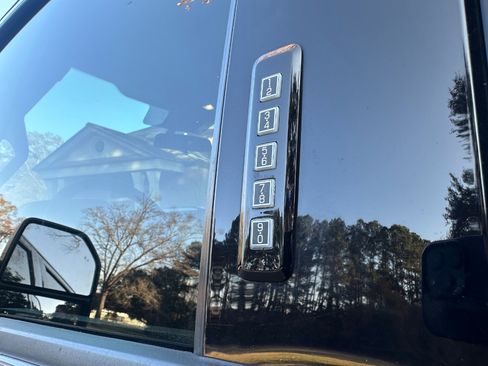 Used 2022 Ford F250 XLT w/ XLT Premium Package image 42