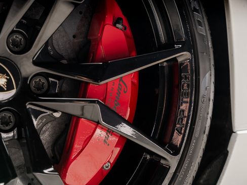 Used 2015 Lamborghini Aventador LP 700-4 image 31