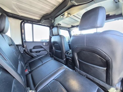 Used 2022 Jeep Wrangler Unlimited Sahara image 17