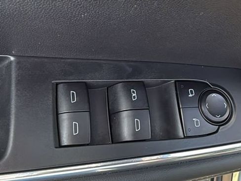 Used 2025 GMC Acadia Elevation FWD image 12
