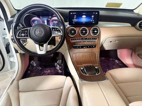 Used 2022 Mercedes-Benz GLC 300 4MATIC w/ Premium Package Lite image 11