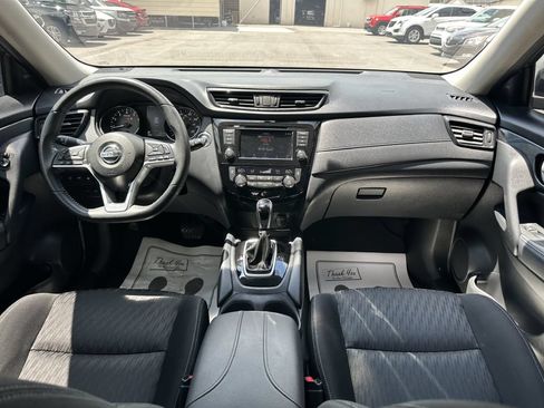 Used 2020 Nissan Rogue SV FWD image 8