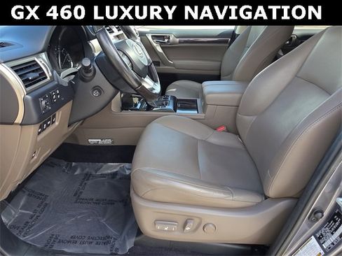 Used 2020 Lexus GX 460 Luxury image 25