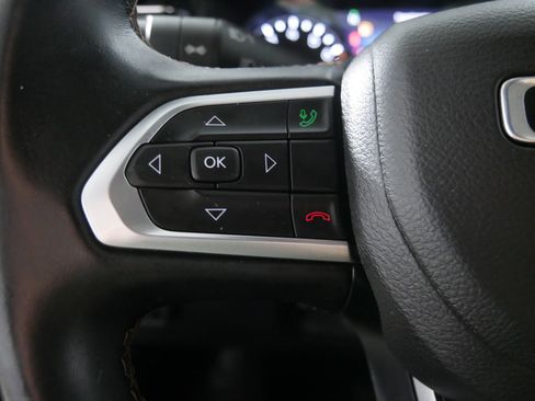 Used 2022 Jeep Compass Limited image 27