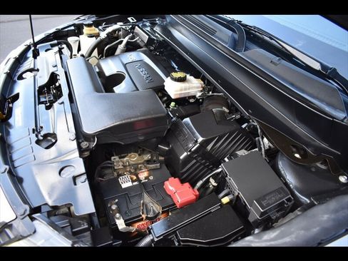 Used 2018 Nissan Pathfinder SV image 44