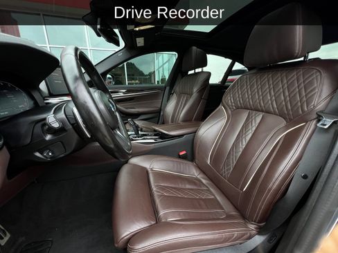 Used 2023 BMW M550i xDrive w/ Executive Package AWD/4WD image 19