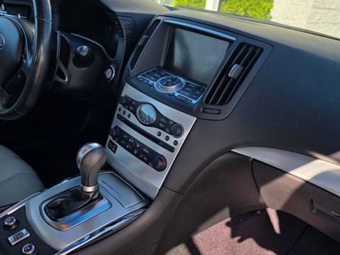 Used 2015 INFINITI Q60 IPL RWD image 11
