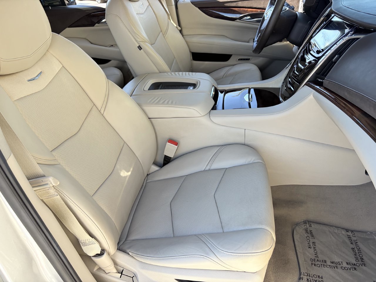 Used 2015 Cadillac Escalade Luxury RWD image 10