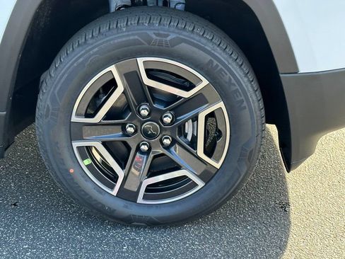 New 2026 Jeep Cherokee Limited AWD/4WD image 12