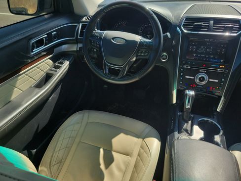 Used 2016 Ford Explorer Platinum image 15