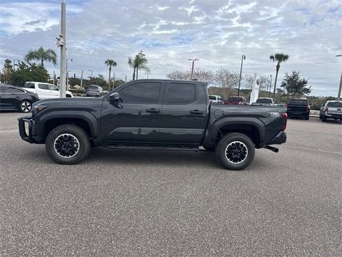 Used 2025 Toyota Tacoma TRD Off-Road image 7