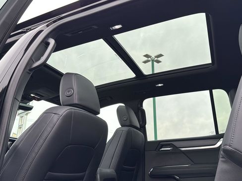 New 2026 GMC Acadia Elevation w/ Elevation Premium Package image 39