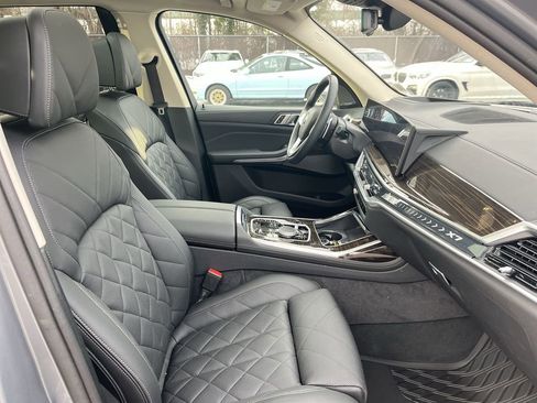 Certified 2024 BMW X7 xDrive40i w/ Premium Package image 26