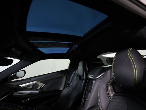 Used 2021 Chevrolet Corvette Stingray image 16