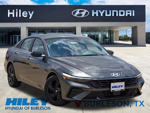 New 2026 Hyundai Elantra SEL Sport Premium FWD image 2