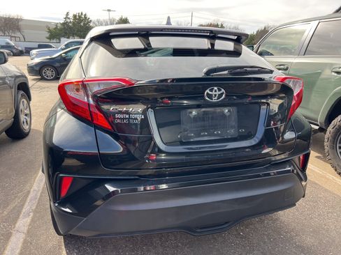 Used 2020 Toyota C-HR LE image 13