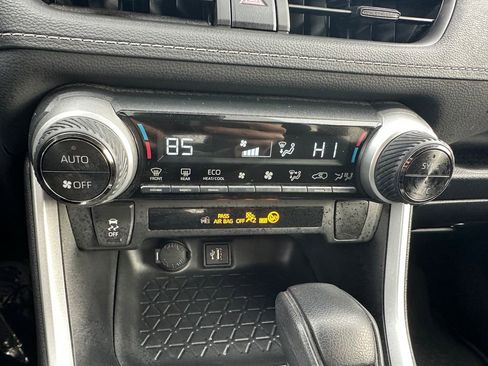 Used 2024 Toyota RAV4 LE image 18