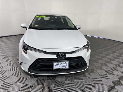 Used 2023 Toyota Corolla LE w/ Carpet Mat Package (TMS) FWD image 3
