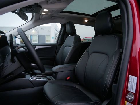 Used 2025 Ford Escape SE w/ PHEV Premium Package image 10